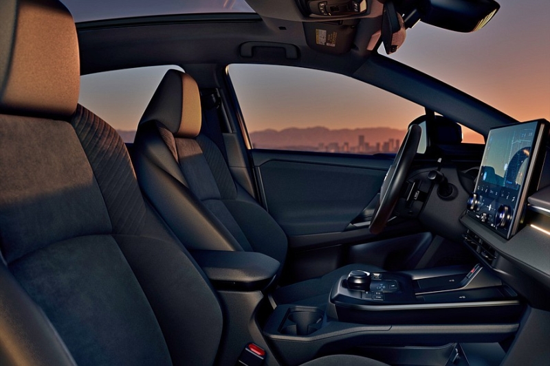 Ещё один кроссовер Toyota C-HR: без «плюса» и только полный привод