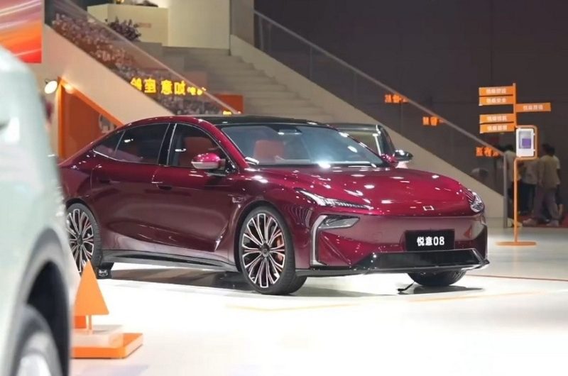 FAW готовится вывести на рынок стильную легковушку Bestune Yueyi 08