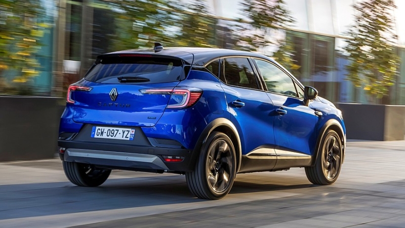 Гибридные кроссоверы Renault Captur и Symbioz стали мощнее и экономичнее