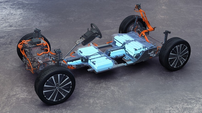 Хэтчбек DS 4 сменил имя на DS №4 после рестайлинга и обзавёлся электрической версией