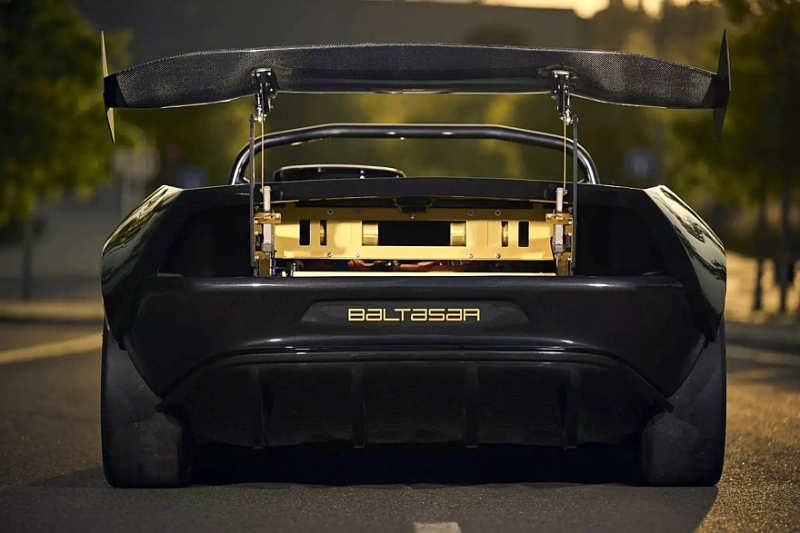 Испанский суперкар Baltasar Revolt R: скорость и стиль, достойные Бэтмена