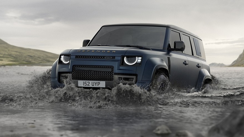 Land Rover освежил Defender: изменения в оптике и новый мультимедийный тачскрин