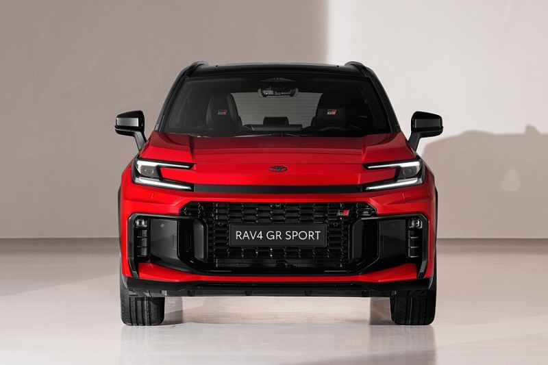 Новый кроссовер Toyota RAV4 дебютировал в нескольких версиях