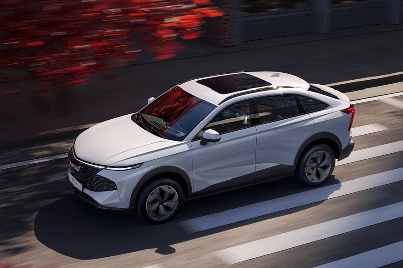 Новый купеобразный Haval F7x стартует в России: топовый мотор и полный привод