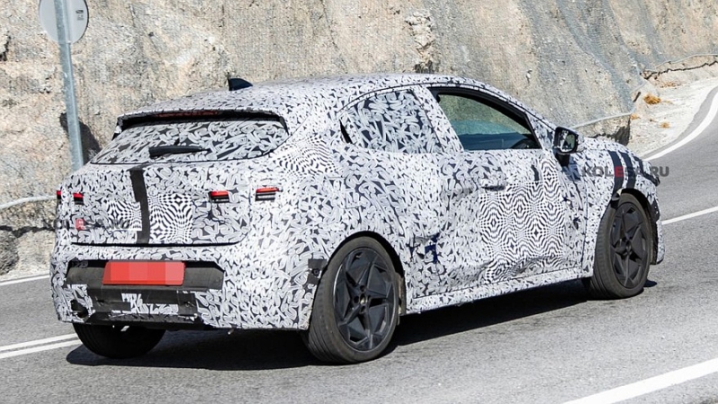 Обновлённый кросс-универсал Dacia Jogger проехался на камеру