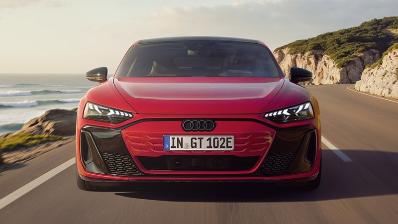 Обновлённый спортседан Audi e-tron GT: теперь и базовый вариант