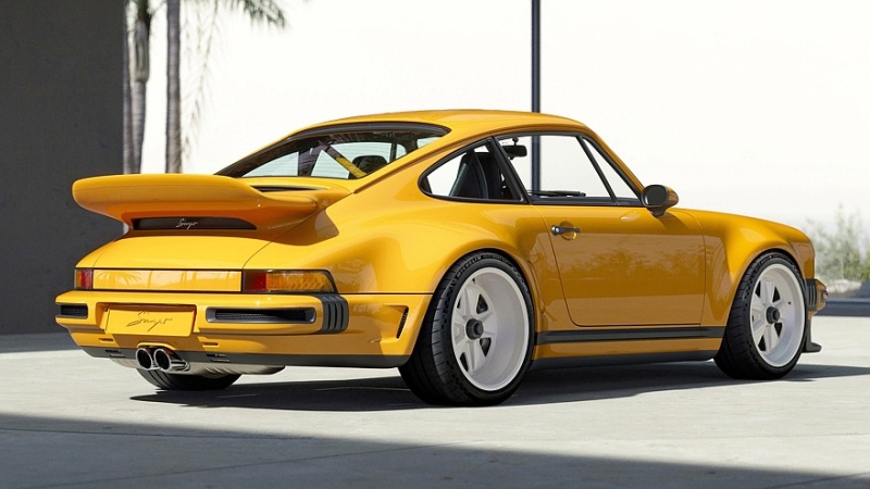Очередной крутой Porsche 911 от Singer: широкий кузов, четыре фары и атмосферные 426 л.с.