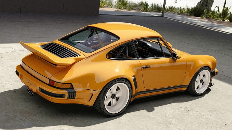 Очередной крутой Porsche 911 от Singer: широкий кузов, четыре фары и атмосферные 426 л.с.