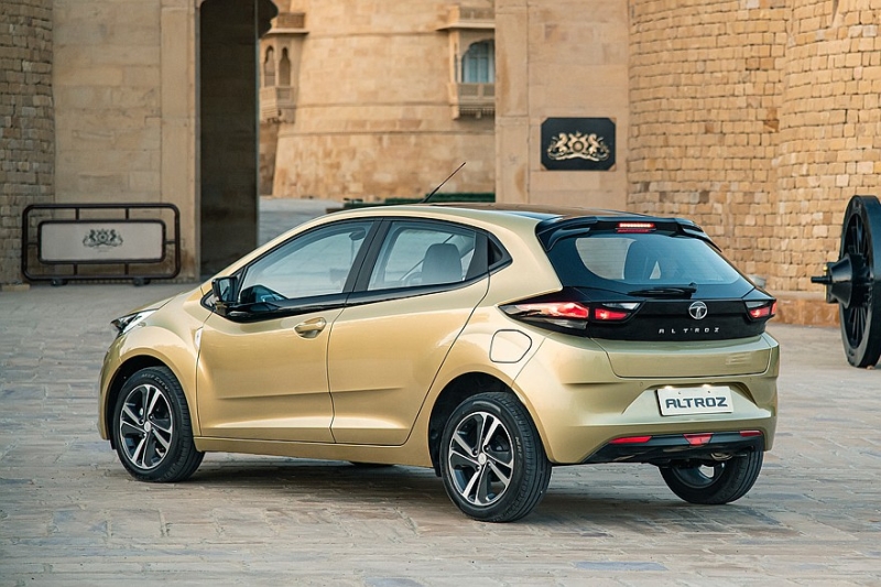 Представлен рестайлинговый «премиальный» компакт Tata Altroz: по-прежнему бензин или дизель