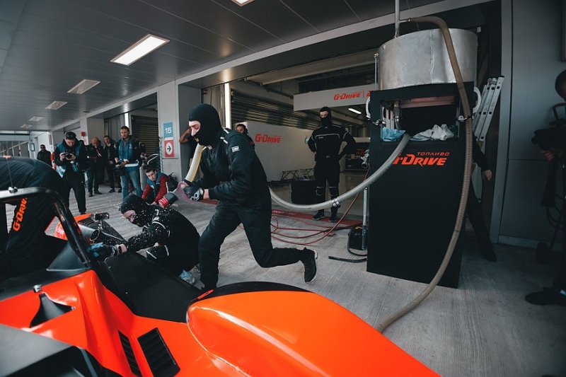 Путешествие по правилам: профессиональный гонщик делится советами об отпуске на колёсах