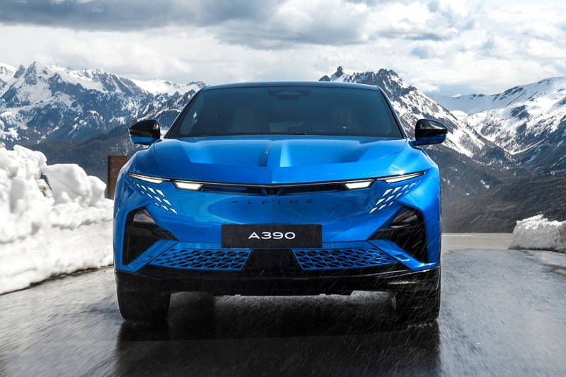 Серийный Alpine A390: три мотора, две версии, клиренс 152 мм и масса более 2,1 т