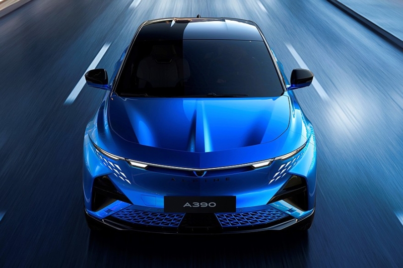 Серийный Alpine A390: три мотора, две версии, клиренс 152 мм и масса более 2,1 т