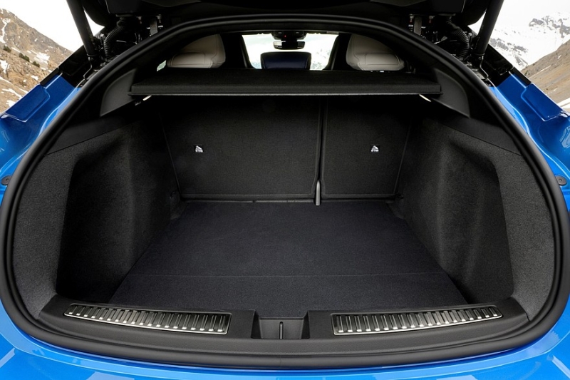 Серийный Alpine A390: три мотора, две версии, клиренс 152 мм и масса более 2,1 т