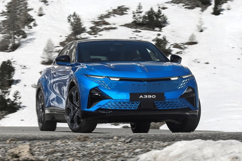 Серийный Alpine A390: три мотора, две версии, клиренс 152 мм и масса более 2,1 т