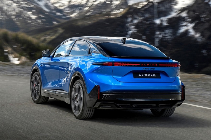 Серийный Alpine A390: три мотора, две версии, клиренс 152 мм и масса более 2,1 т