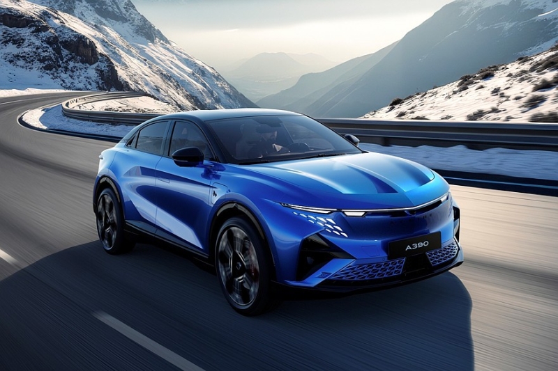 Серийный Alpine A390: три мотора, две версии, клиренс 152 мм и масса более 2,1 т