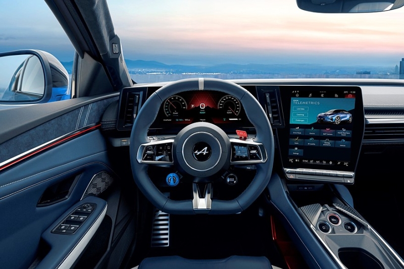 Серийный Alpine A390: три мотора, две версии, клиренс 152 мм и масса более 2,1 т