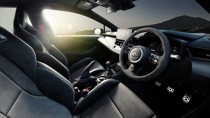 Теперь официально: Toyota наладит выпуск GR Corolla в Великобритании