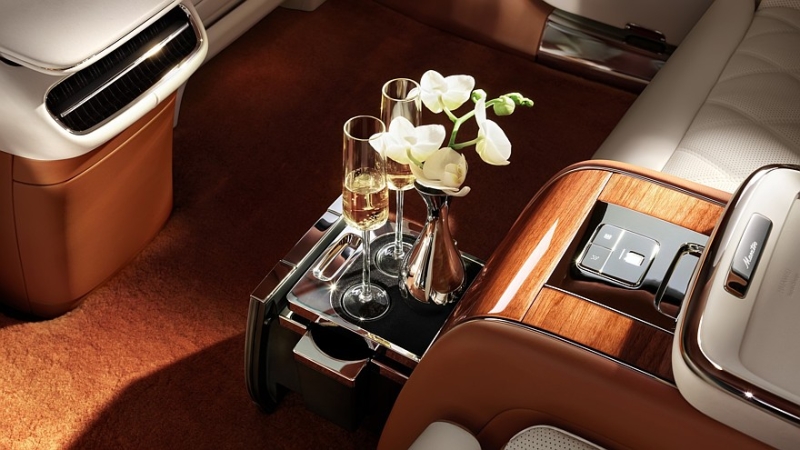 Трепещи, Maybach: на рынок выходит роскошный седан Maextro S800 от Huawei и JAC