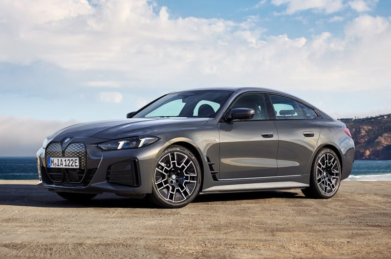 У лифтбека BMW i4 появилась новая топовая версия M60: мощность превысила 600 л.с.