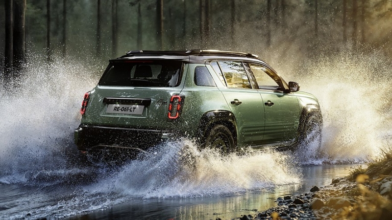 У Renault 4 может появиться версия с полным приводом и увеличенным дорожным просветом