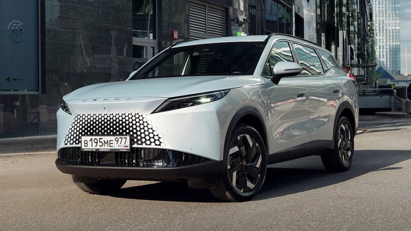 В России cтартовали продажи кроссовера Omoda C7, все цены известны