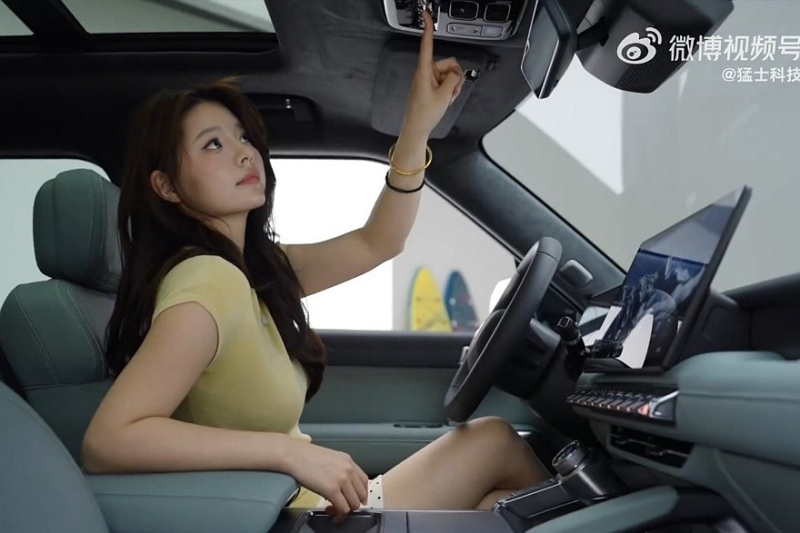 Внедорожник M-Hero M817 от Dongfeng, который планируют привезти в РФ: рассекречен интерьер