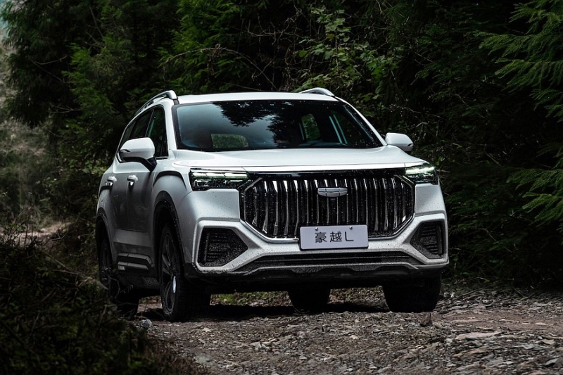 Большой кроссовер Geely Okavango, который доступен в России: рестайлинг и новый мотор