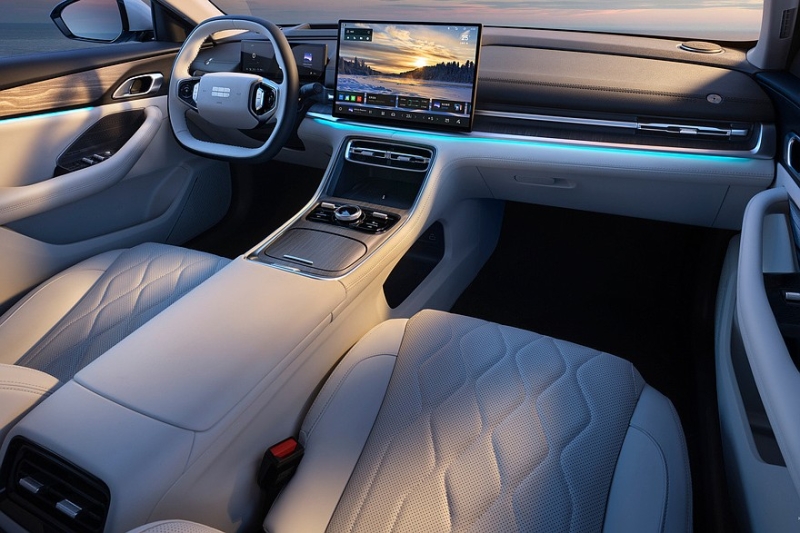 Большой седан Geely Galaxy A7 показался на новых официальных фото