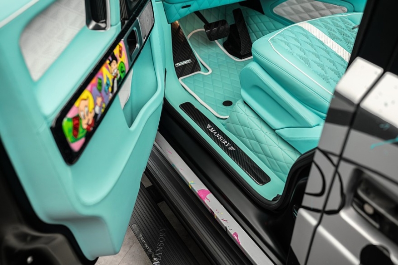 Брызги, усы и доллары: Mansory опять «порезала» G-класс и раскрасила его в стиле поп-арт