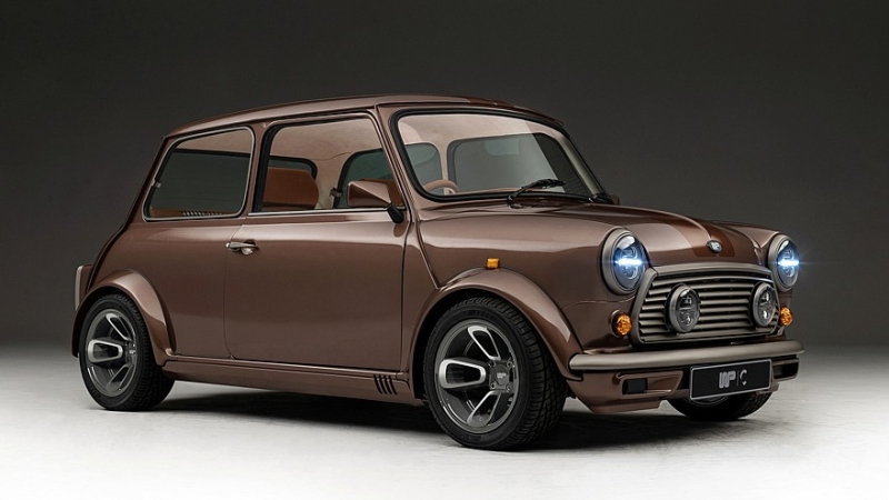Бывший шеф-дизайнер Jaguar сделал крутой рестомод на базе классического Mini