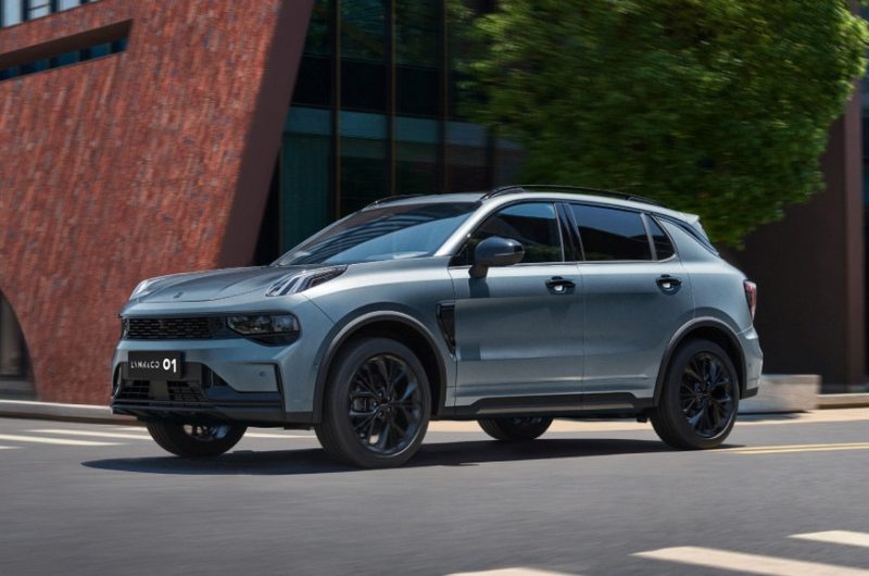 Чисто бензиновый кроссовер Lynk & Co 01 с новым салоном поступил в продажу