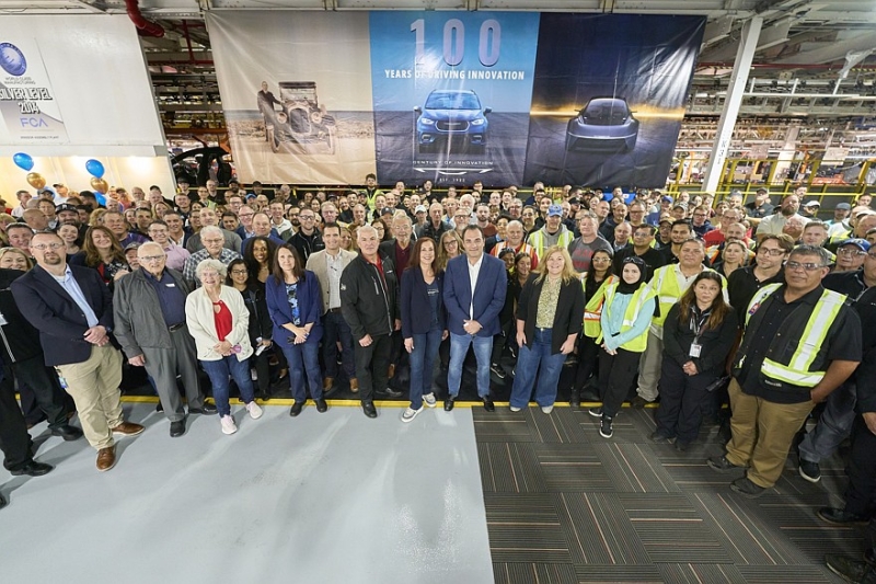 Chrysler отмечает вековой юбилей на фоне очень туманных перспектив