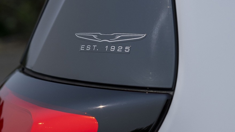 Chrysler подготовил юбилейную версию минивэна Pacifica к 100-летию бренда