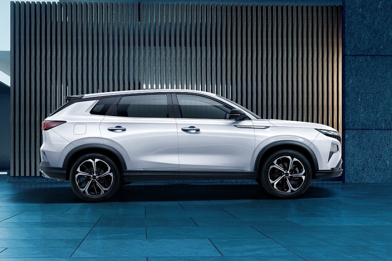 Флагманский кроссовер Dongfeng Huge скоро стартует в России