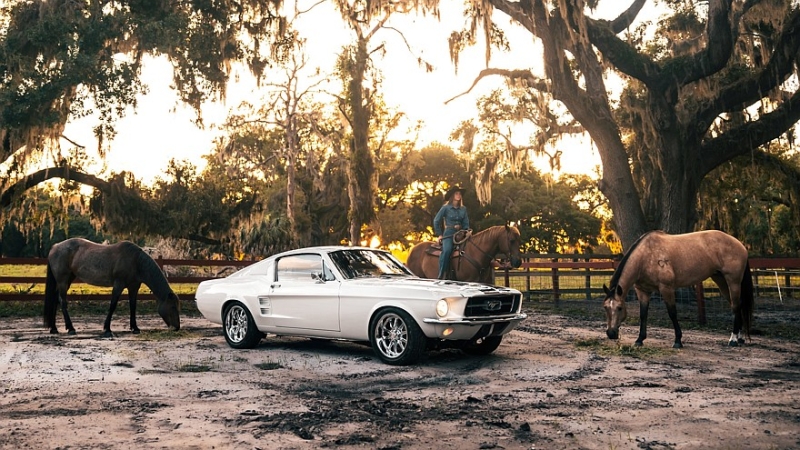 Ford Mustang ‘67 Ghost от ECD Automotive Design: классический рестомод с мотором Roush V8