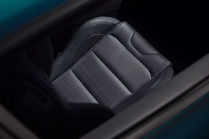 Ford Mustang посвежел и получил ретро-версию с отсылками к 1980-м годам