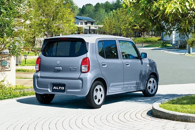 Компакт Suzuki Alto стал безопаснее и экономичнее после рестайлинга