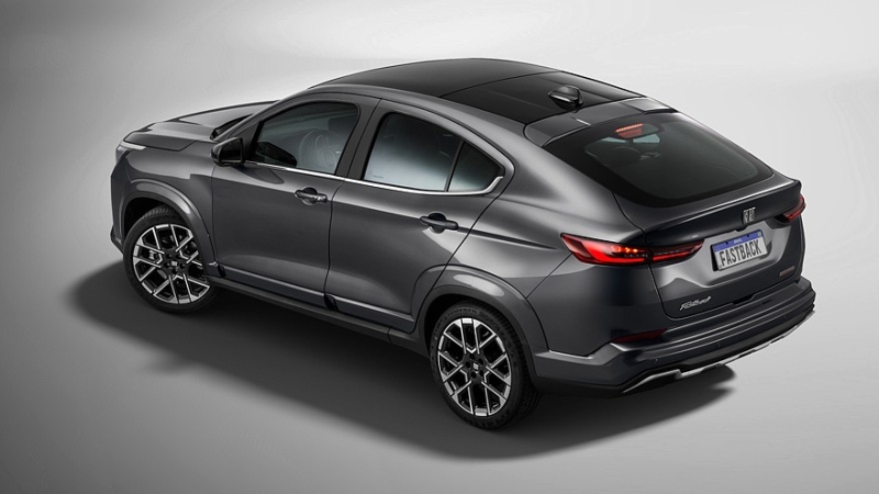 Кросс-купе Fiat Fastback обновилось в стиле Pulse, цены известны