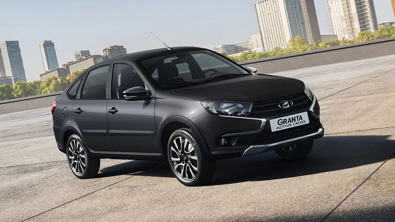 Кросс-лифтбек Lada Granta выходит на рынок, цены известны