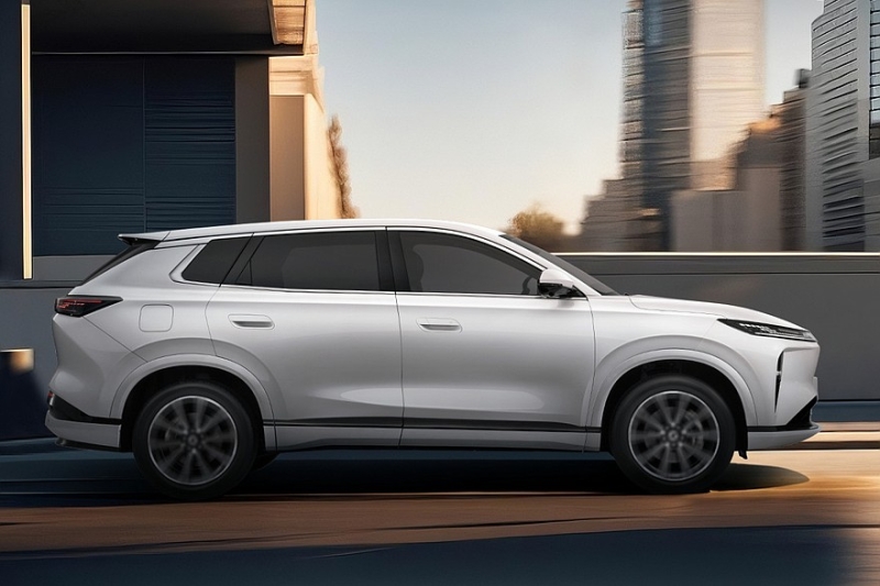 Кроссовер Dongfeng Aeolus L8, который привезут в Россию: новые фото