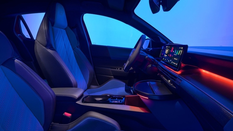 Lancia полностью рассекретила электрический хот-хэтч Ypsilon HF и бензиновый HF Line