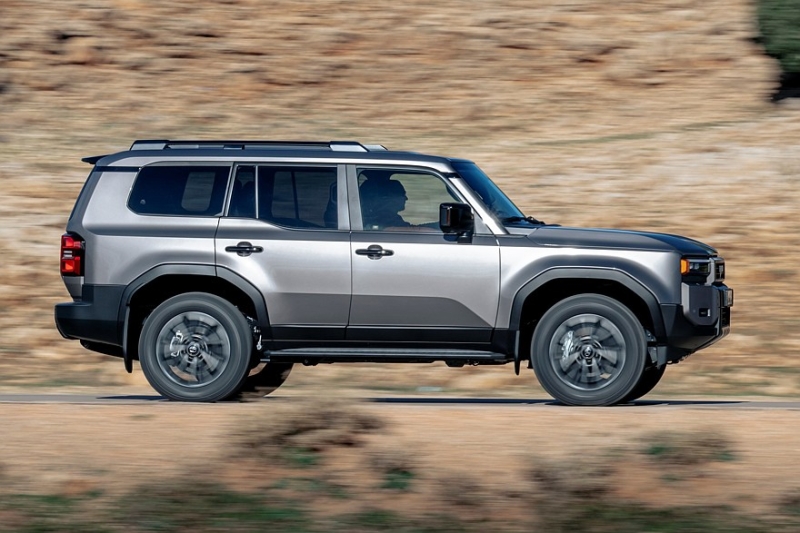 Лучше тянет, меньше дымит: Toyota Land Cruiser Prado стал мягким гибридом в Европе