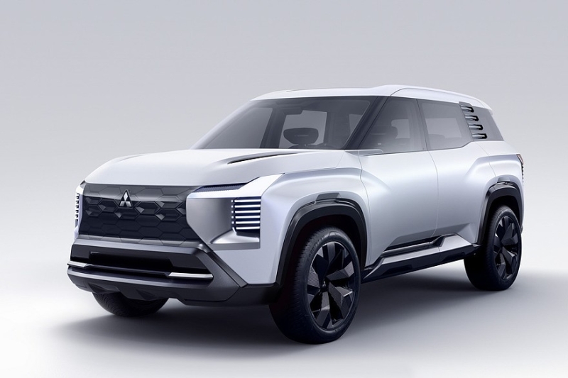 Mitsubishi анонсировала новинку: возможно, это кроссовер Destinator по мотивам DST Concept
