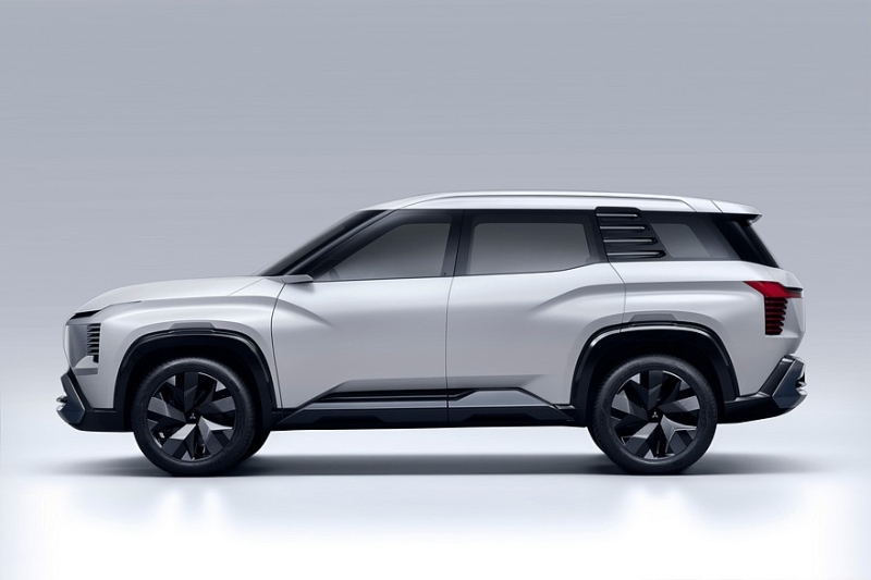 Mitsubishi анонсировала новинку: возможно, это кроссовер Destinator по мотивам DST Concept