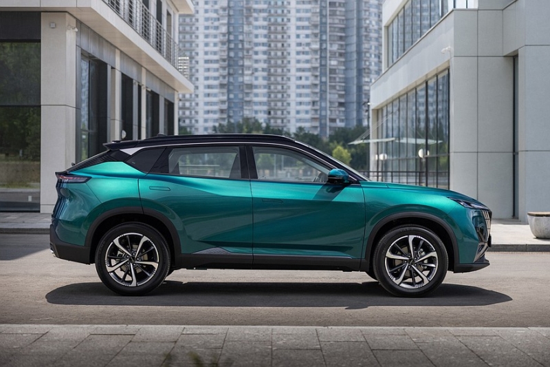 Новые кроссоверы Dongfeng Huge и Mage в России: полный прайс-лист