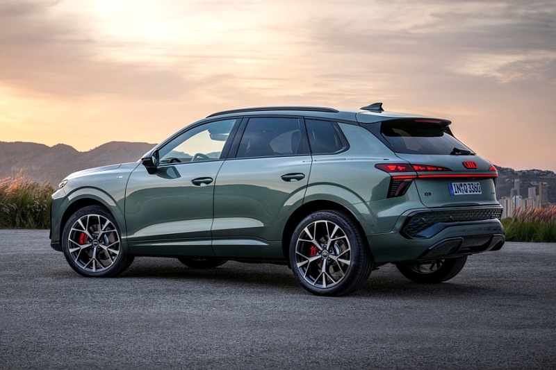 Новый Audi Q3: странности в эргономике, отделка из вторсырья и прежняя платформа