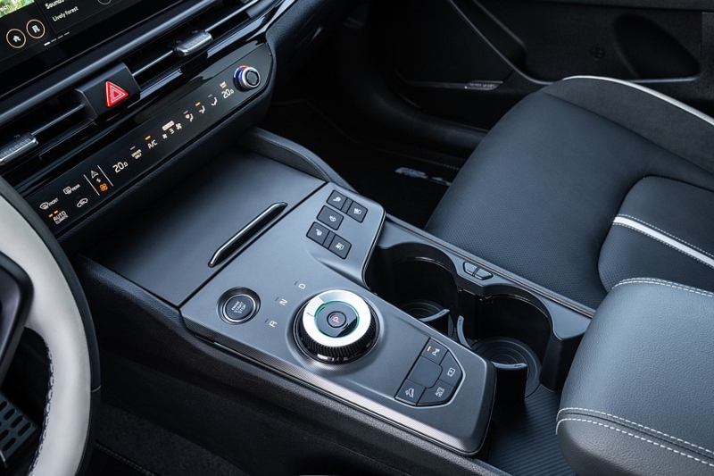 Обновлённый короткий Kia Sportage представлен официально