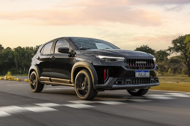 Обновлённый кроссовер Fiat Pulse: теперь и «горячая» версия от Abarth