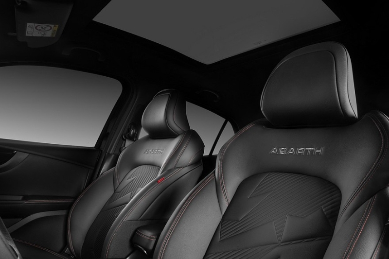 Обновлённый кроссовер Fiat Pulse: теперь и «горячая» версия от Abarth